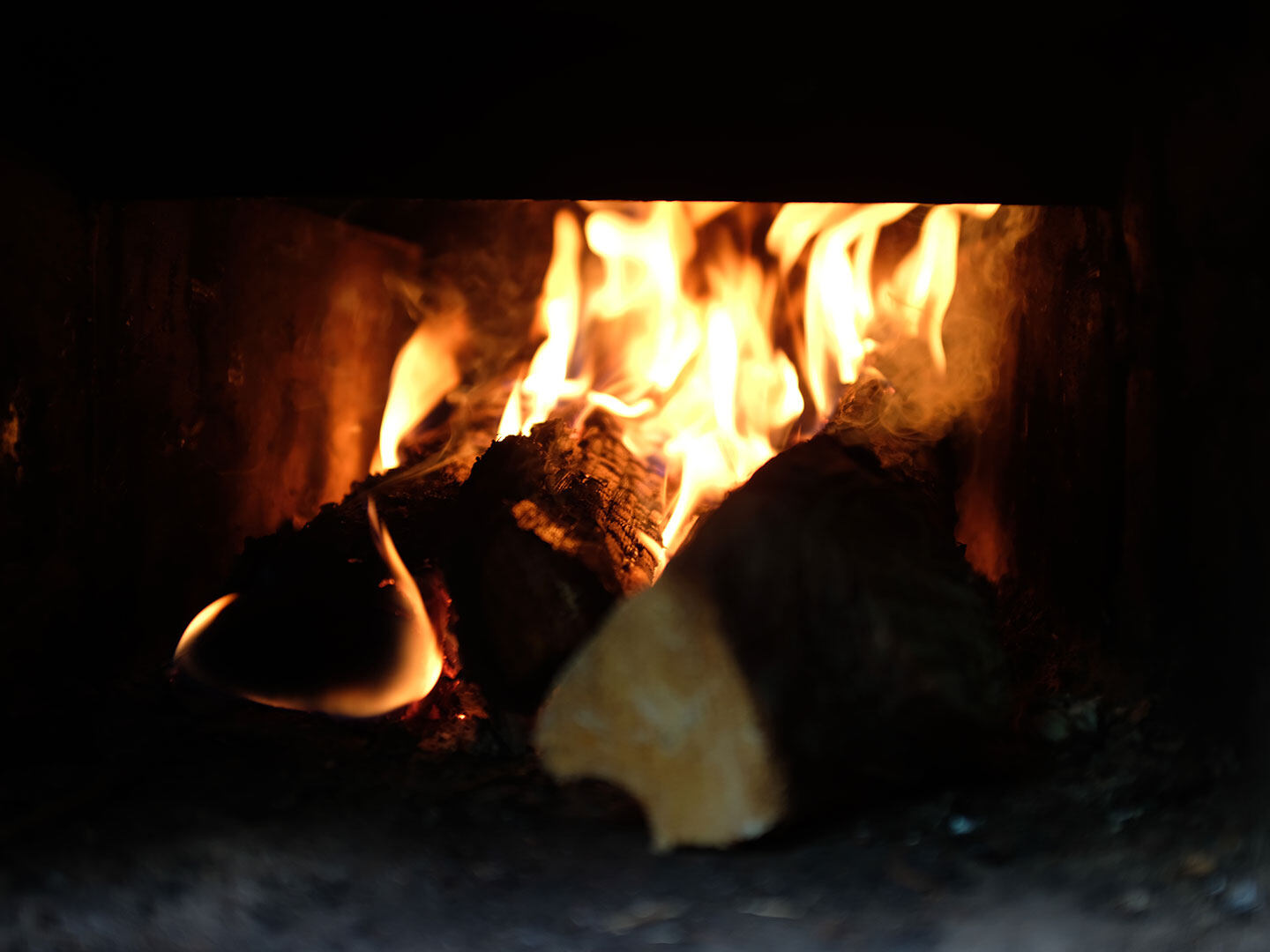 使用荔枝木进行烘焙